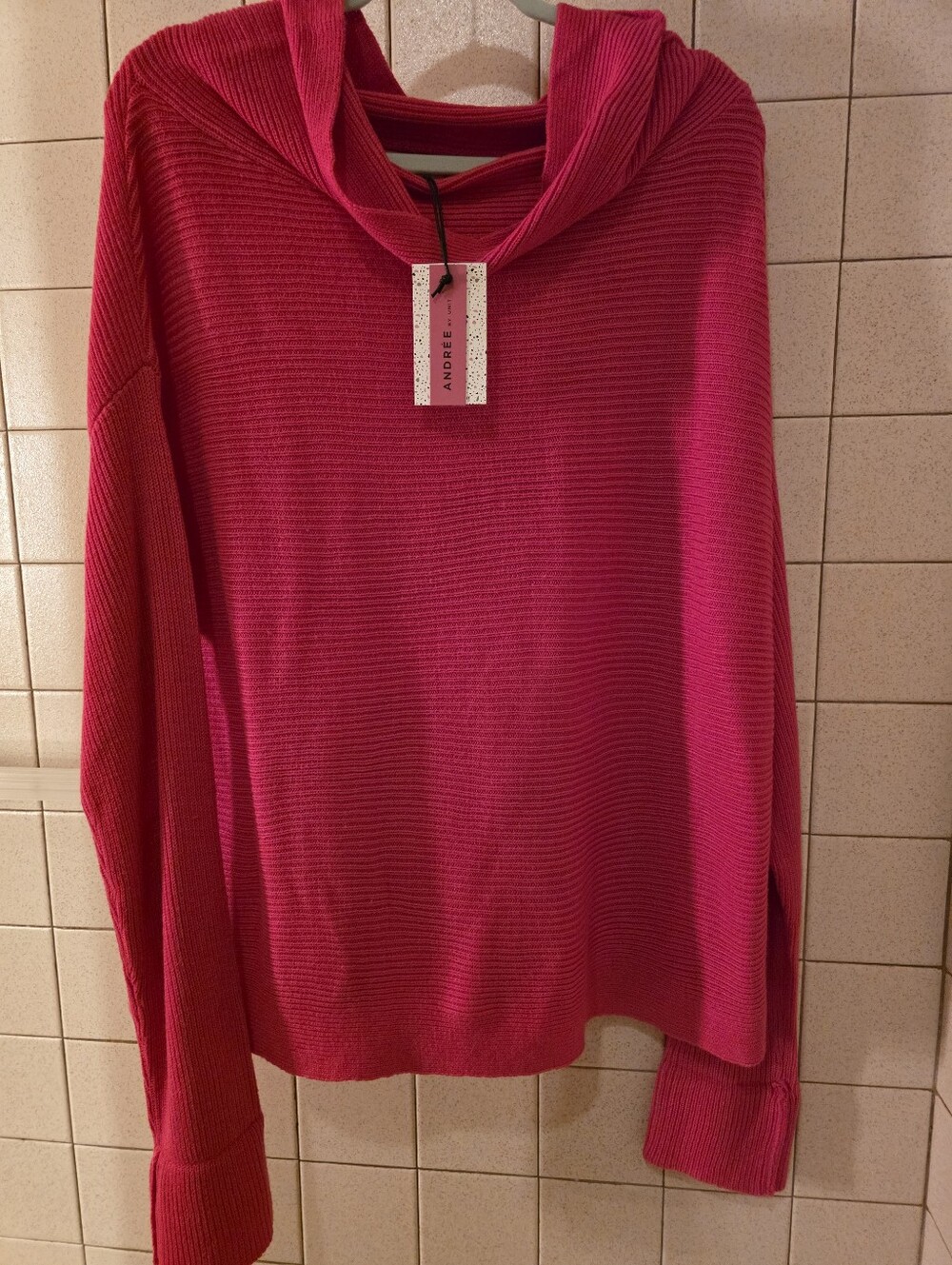 Andree By Unit Womans Crewneck Ribbed Sweater in Fuchsia